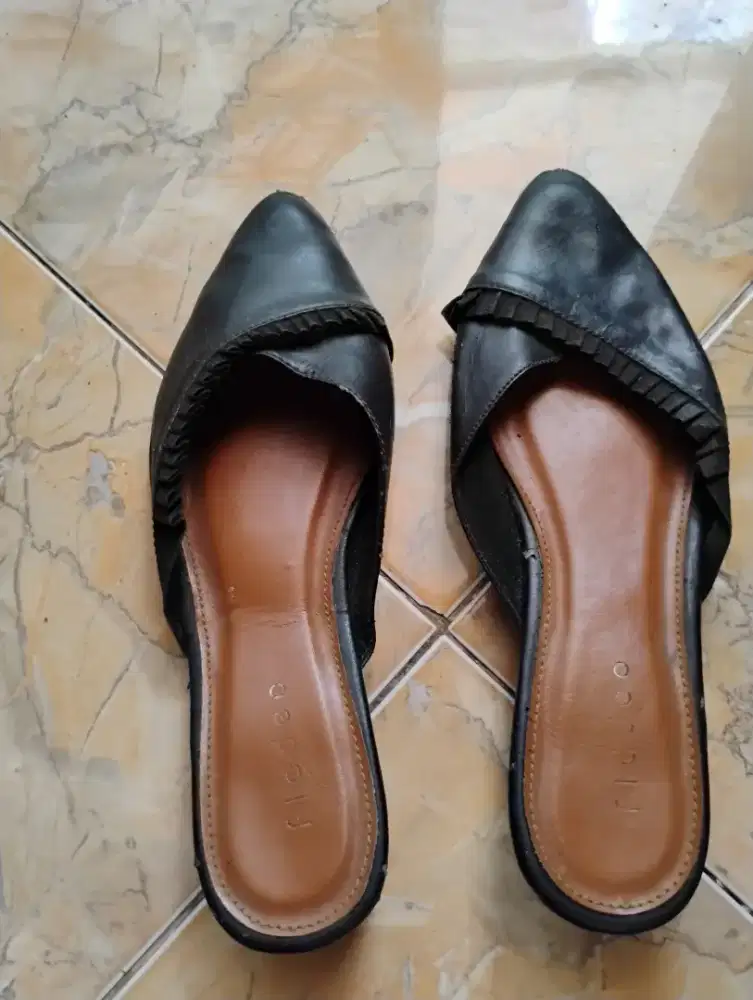 Sandal slop wanita merk fladeo