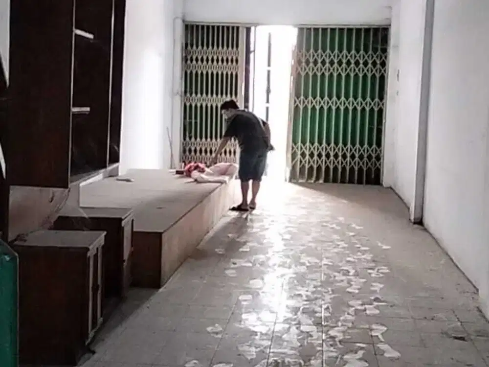 dijual ruko strategis di pinggir jalan merdeka , Karawaci Tangerang