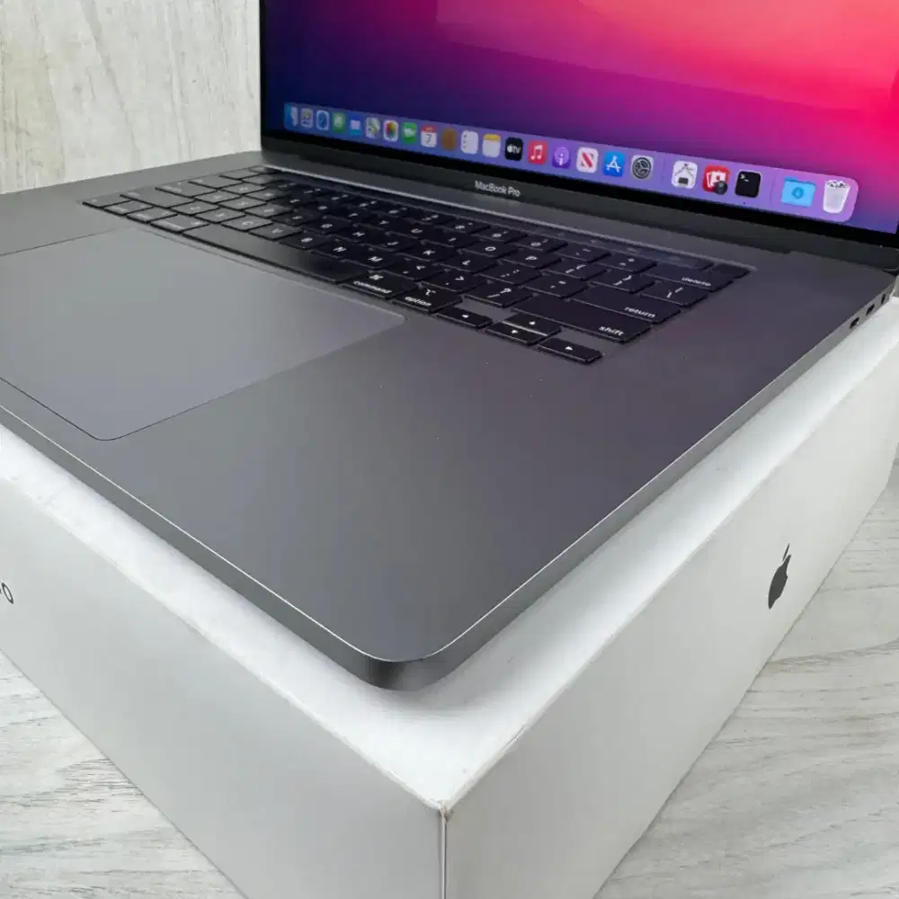 Macbook Pro 2019 Touchbar Ram 16 Ssd 1 Tb Layar 16 inch Core I9 Grey