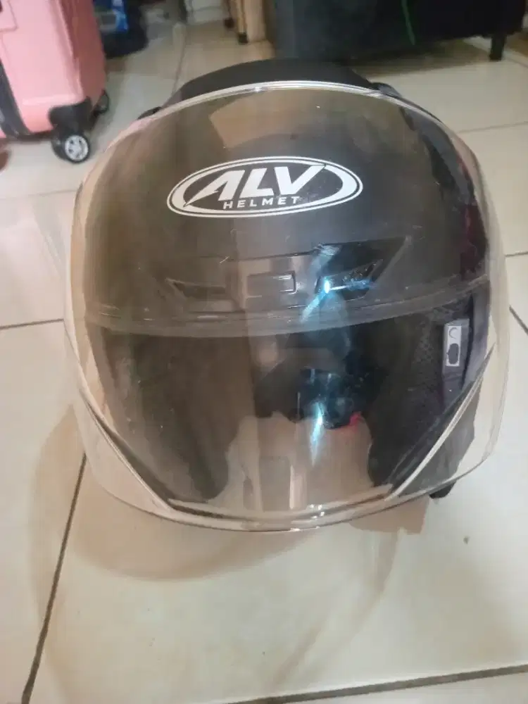 Jual helm ALV bloeteoet masih normal bagus tidak ada cacat sama sekali
