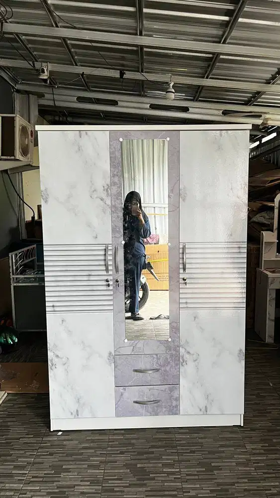 PROMO SALE LEMARI PAKAIAN 3 PINTU GRATIS ANTAR