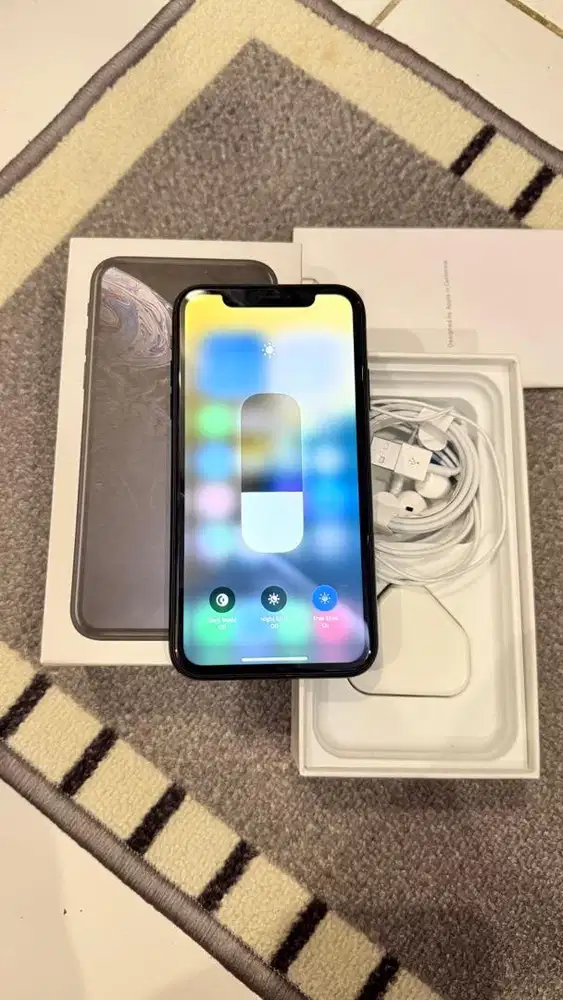Dijual Iphone Xr Black 64GB Lengkap Terdaftar
