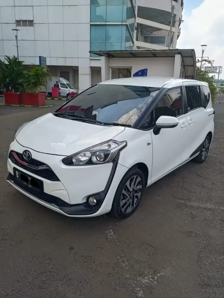 ( low km ) Sienta v welcab km 40 rb 2021