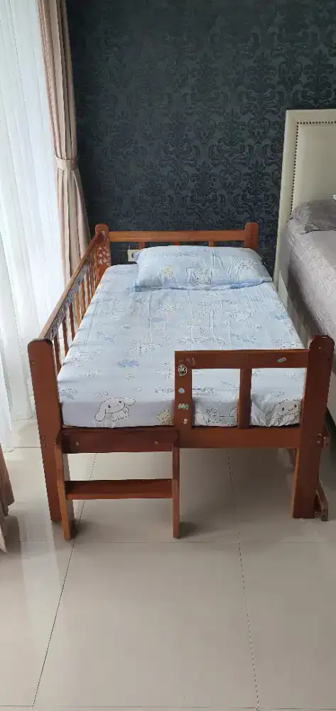 Dijual Ranjang kayu anak dengan kasur