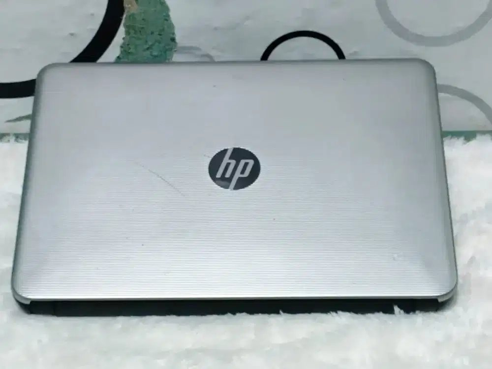 Di jual aja Laptop HP - am 008 TU mulus siap pake