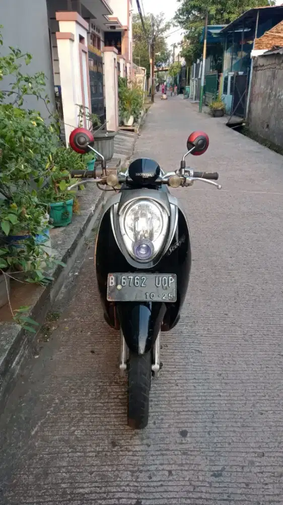 scoopy 2010 karbu mesin bagus halus body ori mulus