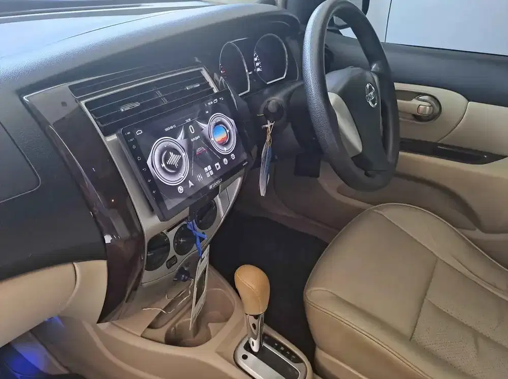 Nissan Grand livina 2014 Bensin