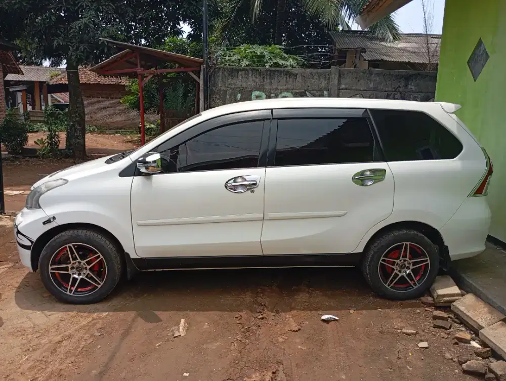 Jual Daihatsu Xenia R Sporty mt-2012