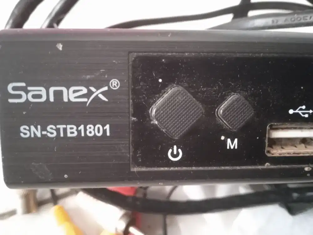 Jual aja STB Sanex berikut antena digital