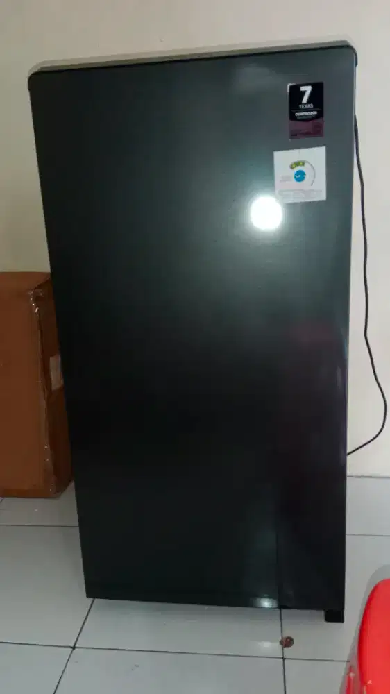 Kulkas Aqua 1 pintu AQR-D185