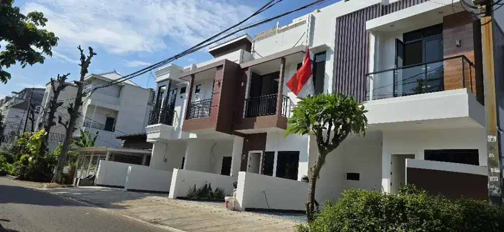 Dijual Rumah modern siap huni 2Lt di Taman Solo Pulomas Jakarta Pusat