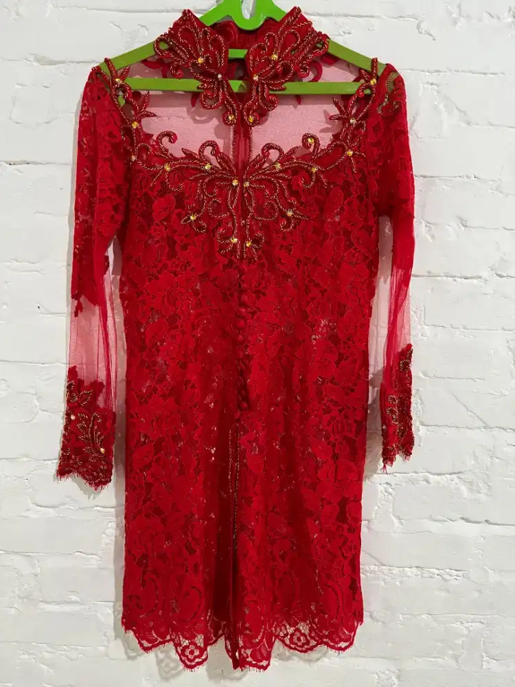Kebaya Merah Mewah