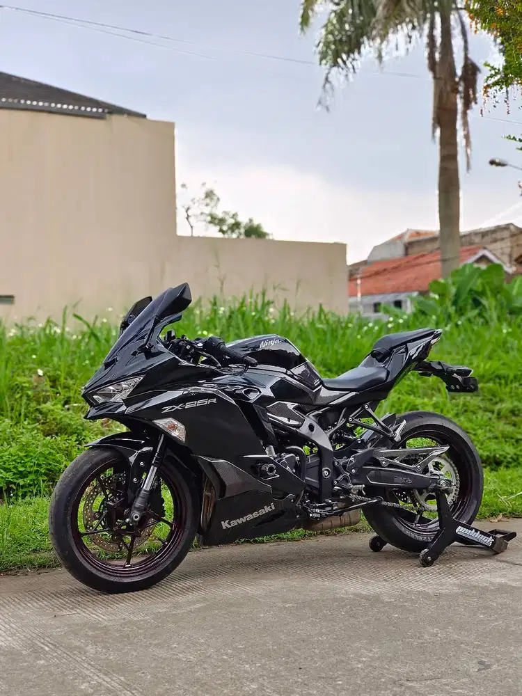KAWASAKI ZX25R NON ABS HITAM 2022 KM LOW PAJAK PANJANG SUPER GRES