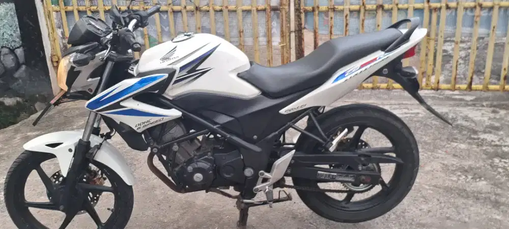 cb 150 r th 2013 mulus orisinil mesih std bagus terawat