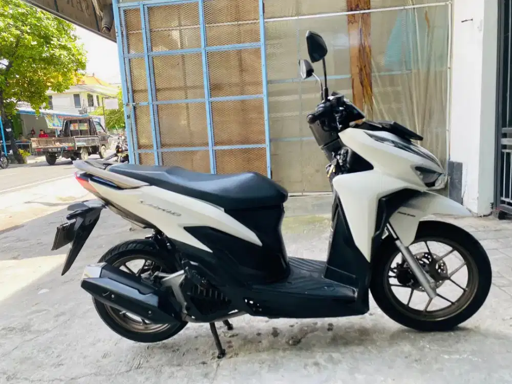 Vario 125 th 2022 putih Deva motor