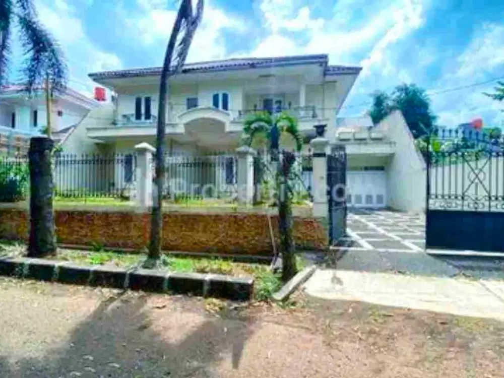 Jual Rumah nyaman Strategis dlm Komplek pinggir jalan Adyaksa Raya Lebak Bulus Jakarta Selatan