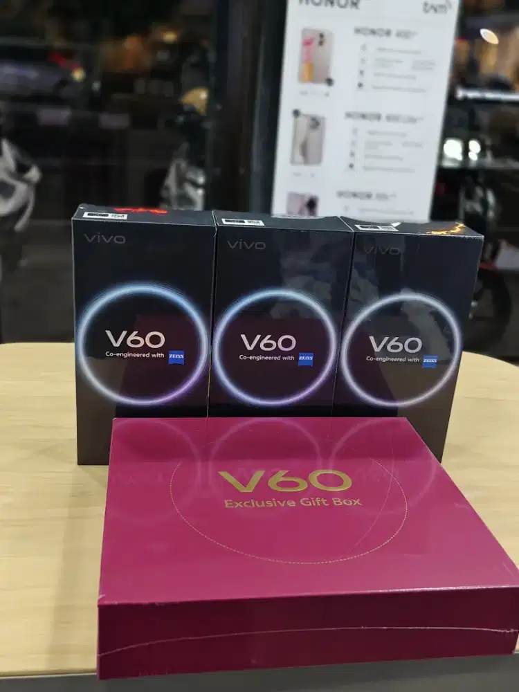 VIVO V60 5G RAM 12/256 GB BARU