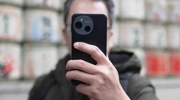 Sharp Aquos Sense 9 (get e-vocher 200k)