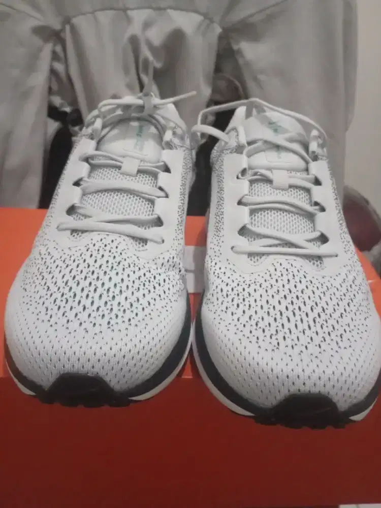 Sepatu Running Nike Air Winflo 11 - Size 45