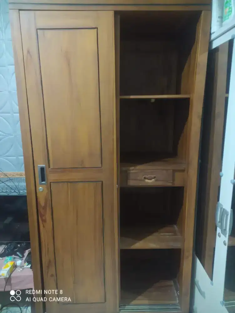 Dijual lemari kayu full jati