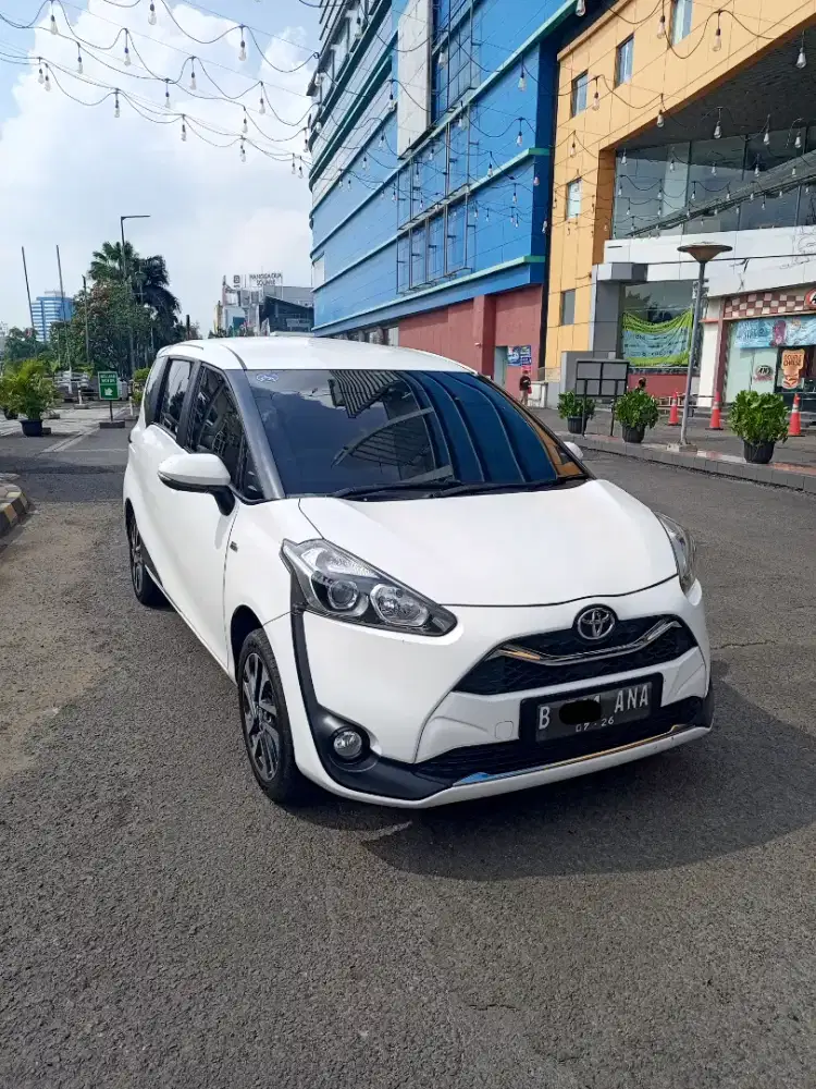 ( low km ) Sienta v at welcab km 40 rb 2021