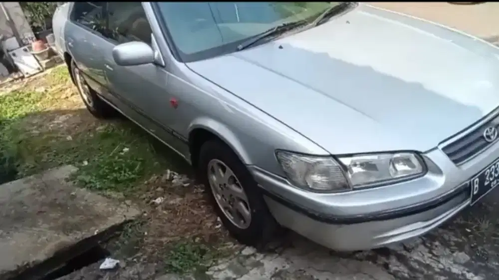 Di jual toyota camry tahun 2002 pajak off 3 tahun