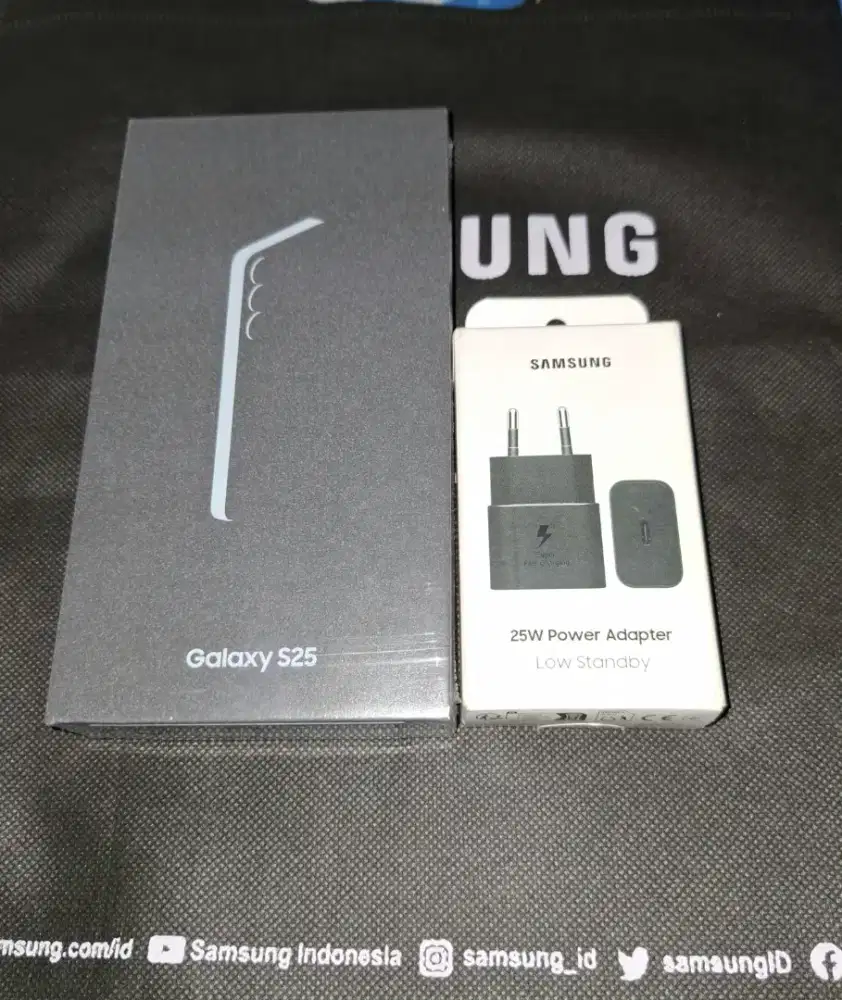 Samsung s25 12/256 Navy New Segel