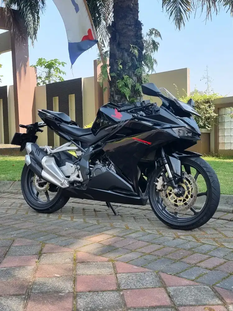 Honda CBR 250RR Thn 2019 Black Freedom 3 Riding Mode Plat N Koko Motor