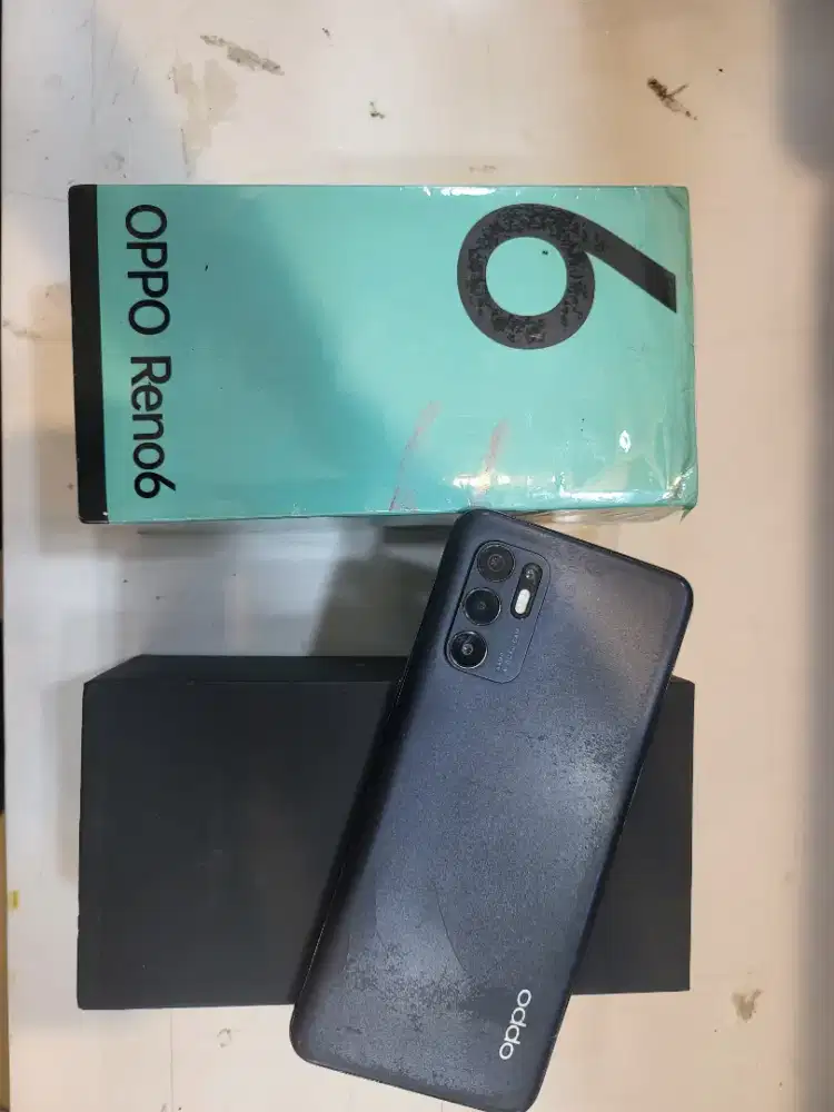 Oppo reno 6 8/128GB.