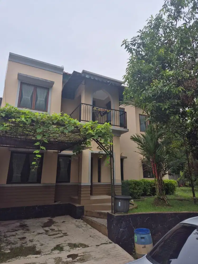 dijual rumah dengan lokasi strategis