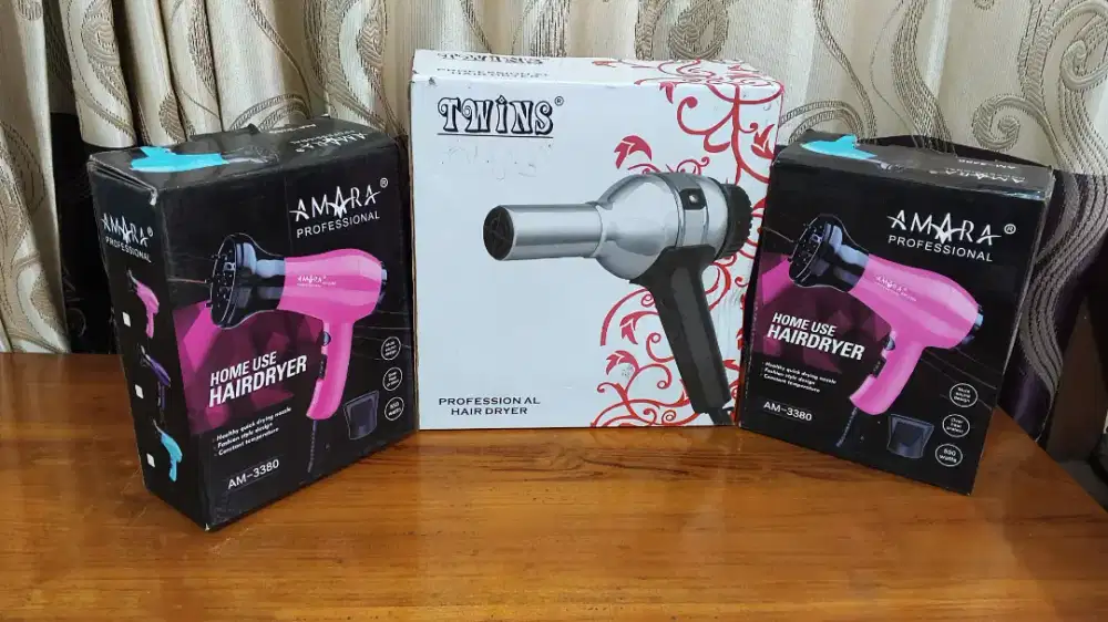 Hair Dryer (Twins & Amara)