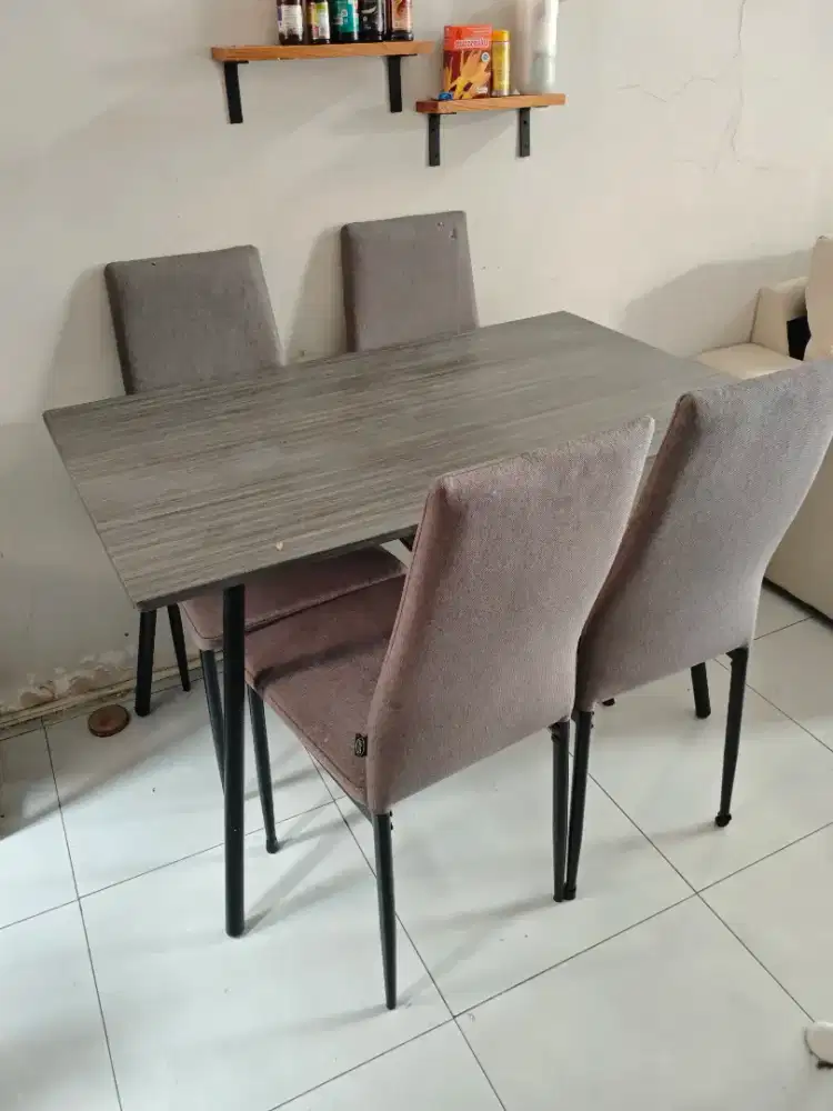 Meja Kursi Makan Informa
