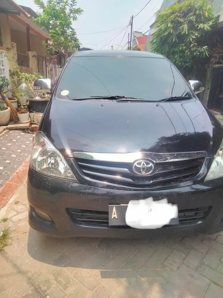 Toyota Kijang Innova 2011 Bensin