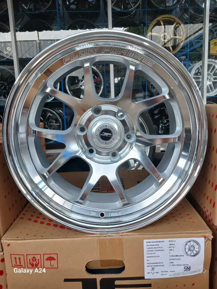 Velg venom6 ring 18x9 pcd 6x139,7 et 0 fortuner pajero 4pcs