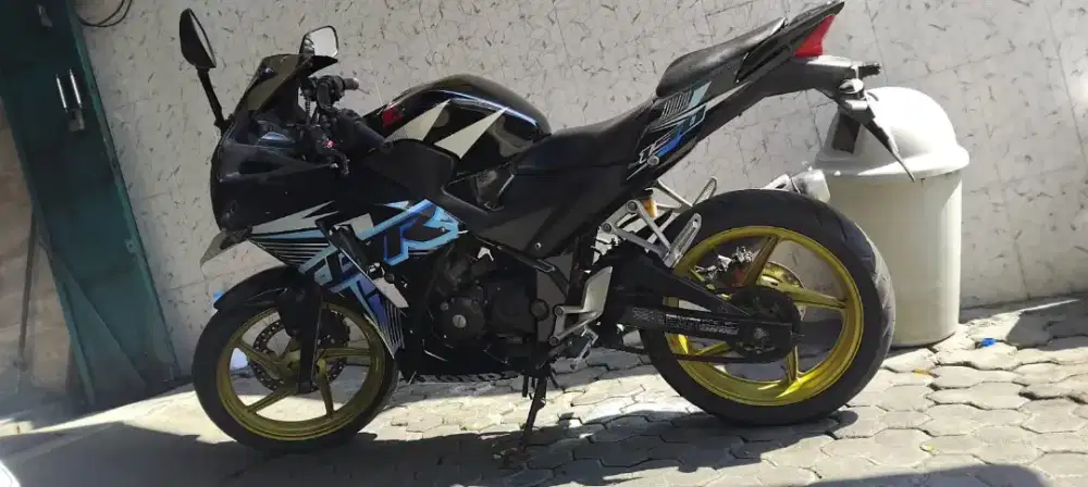 JUAL SEPEDA MOTOR HONDA CBR 150