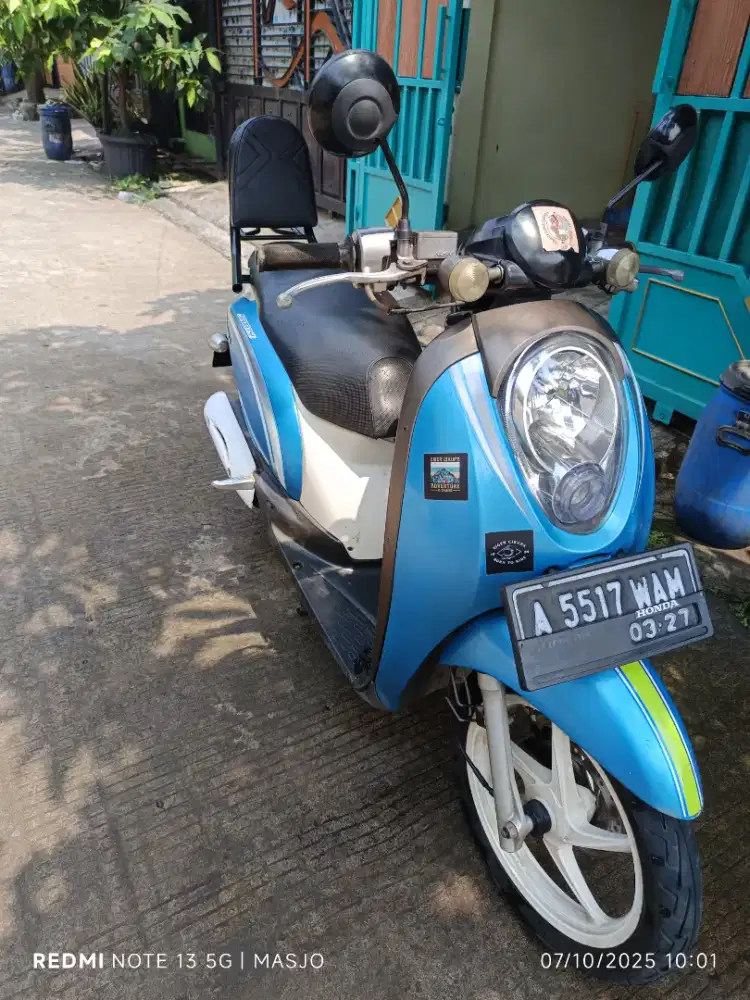 Di jual motor honda scoopy karbu, th 2013