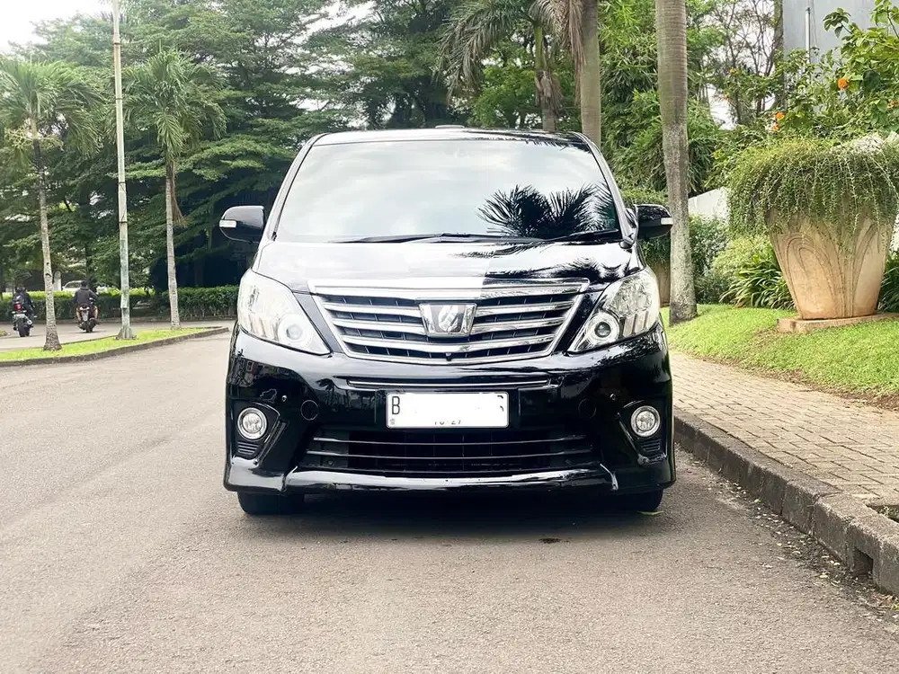 Toyota Alphard 2013