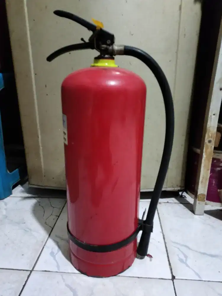 tabung pemadam/apar