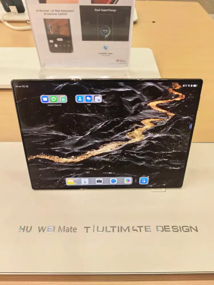 Huawei Mate XT Ultimate Design