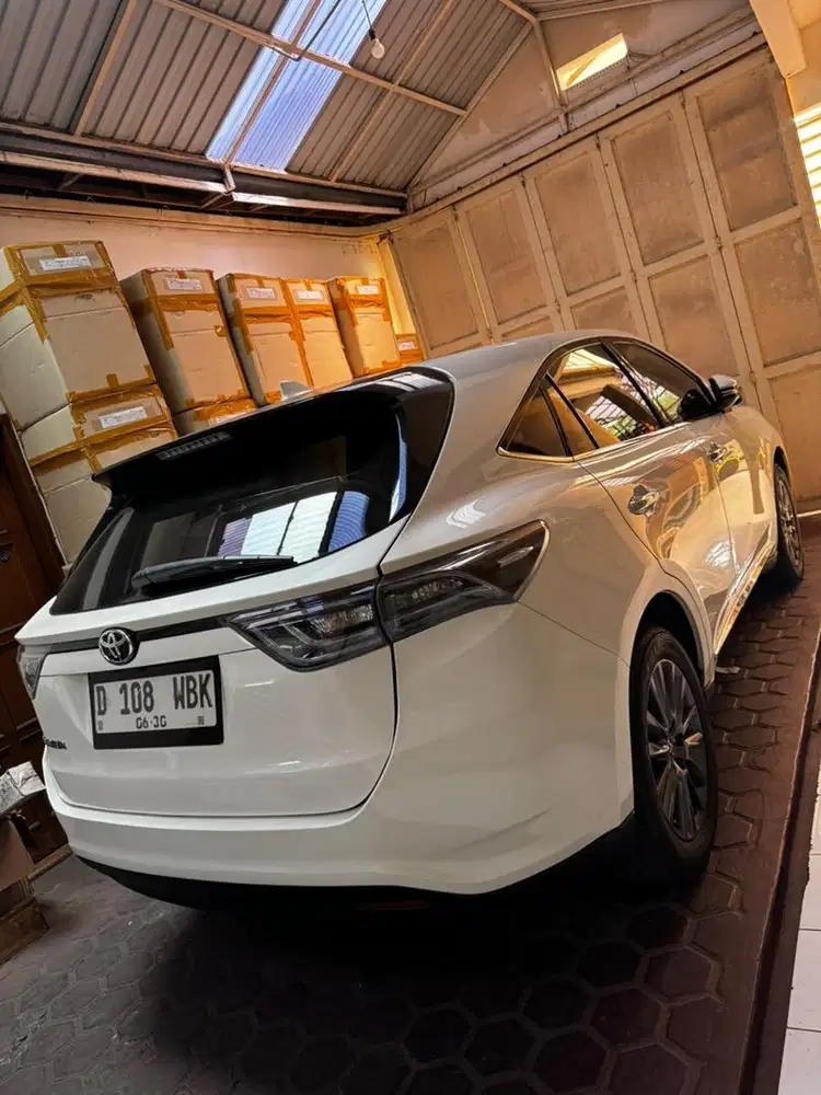 Toyota Harrier 2014 Bensin Tipe Premium