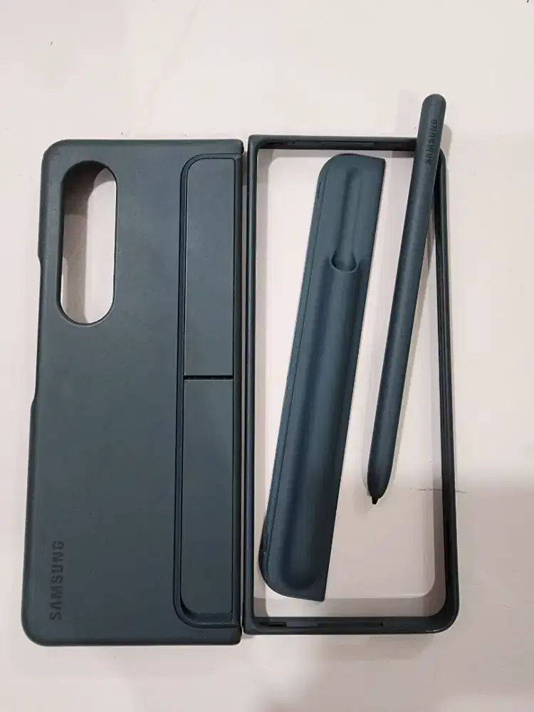 Standing cover + pen  Fold 4