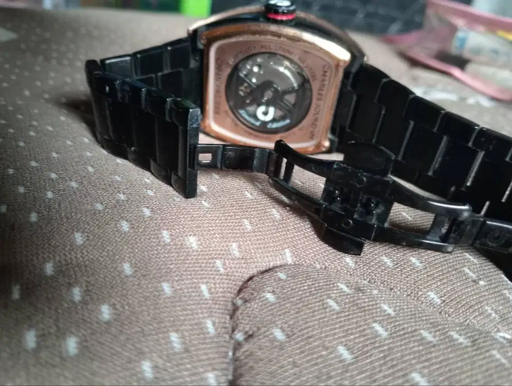 Jam tangan Charles jourdan