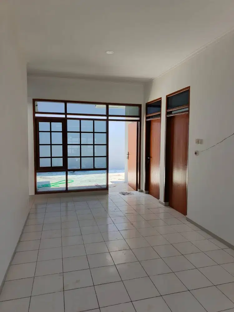 Sewa rumah Taman Holis
