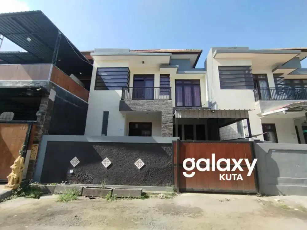 DIJUAL RUMAH SIAP HUNI 2 LANTAI DI PERUM ESTERLAND MANSION JIMBARAN BADUNG, BALI