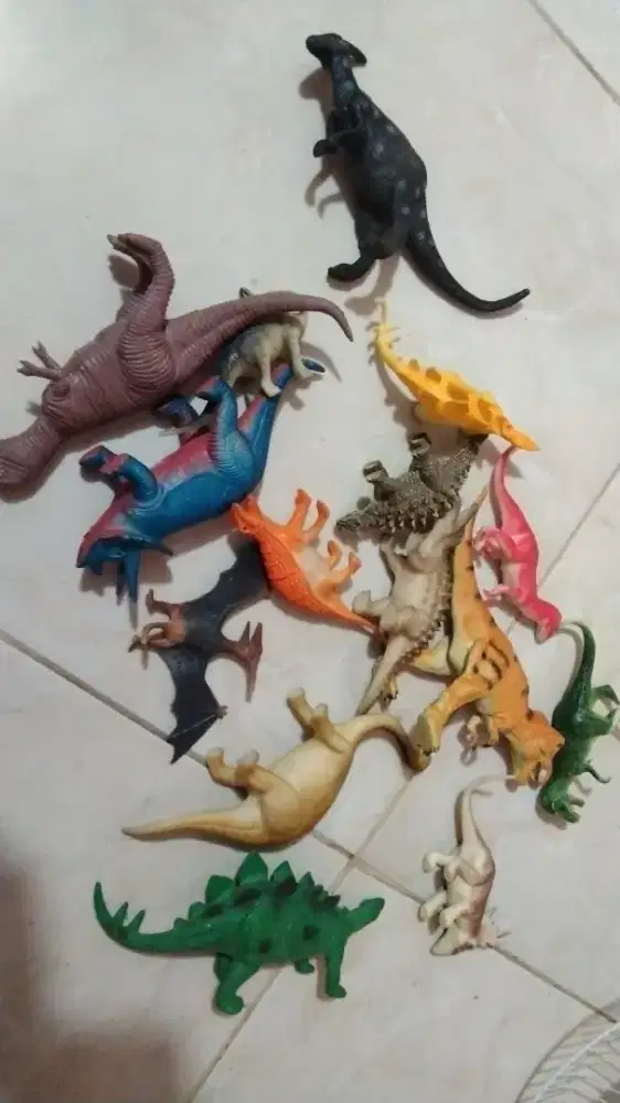 Mainan dinosaurus