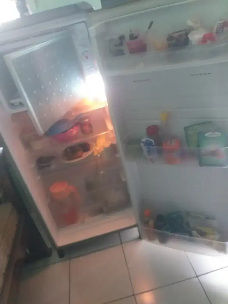 Kulkas 1 pntu normal lengkap dngin bgt free llmpve