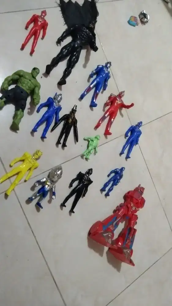 Mainan anak Ultraman