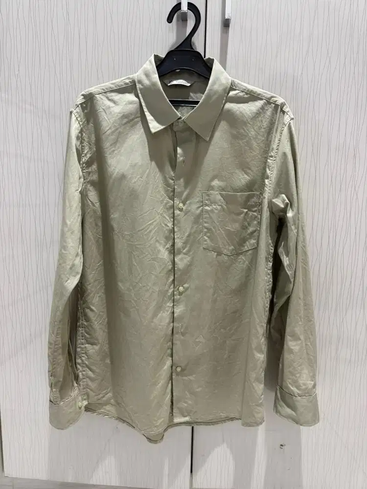 Merek LARUSO Kemeja Lengan Panjang Size M Warna Beidge Hijau Susu