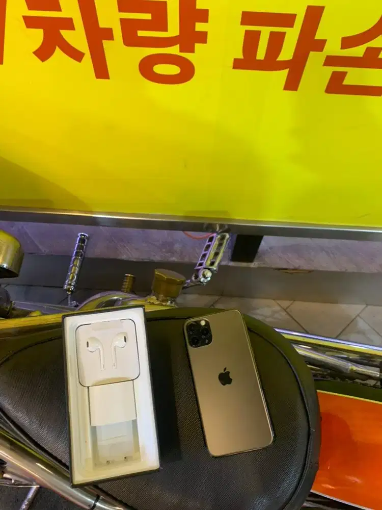 iphone 11 pro max 256gb bagus sekali