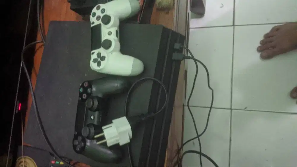ps 4 pro 1tb ori